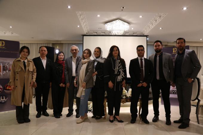 ماشین پرتاب هسته شن کاملا اتوماتیک کنترل شده توسط PLC 13.8KW 5