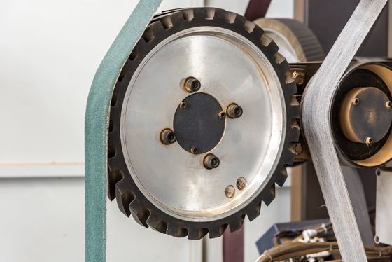 دستگاه جبران خودکار موقعیت روباتیک فلز Deburring